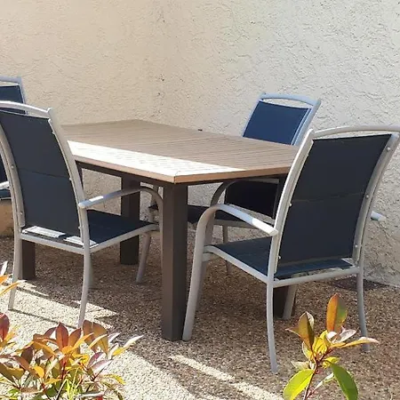 Les Pucines Bis Bas De 29 M2 Luxe Rez De Jardin Climatisation Plein Sud * Six-Fours-les-Plages