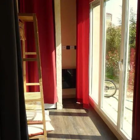 Les Pucines Standing 29 M2 Rez De Jardin Climatisation Plein Sud شقة *